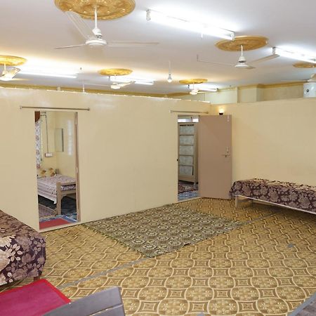 Apartamento 3 Bhk Non-Ac For 4 To 10 Guests For Families Hyderabad Exterior foto